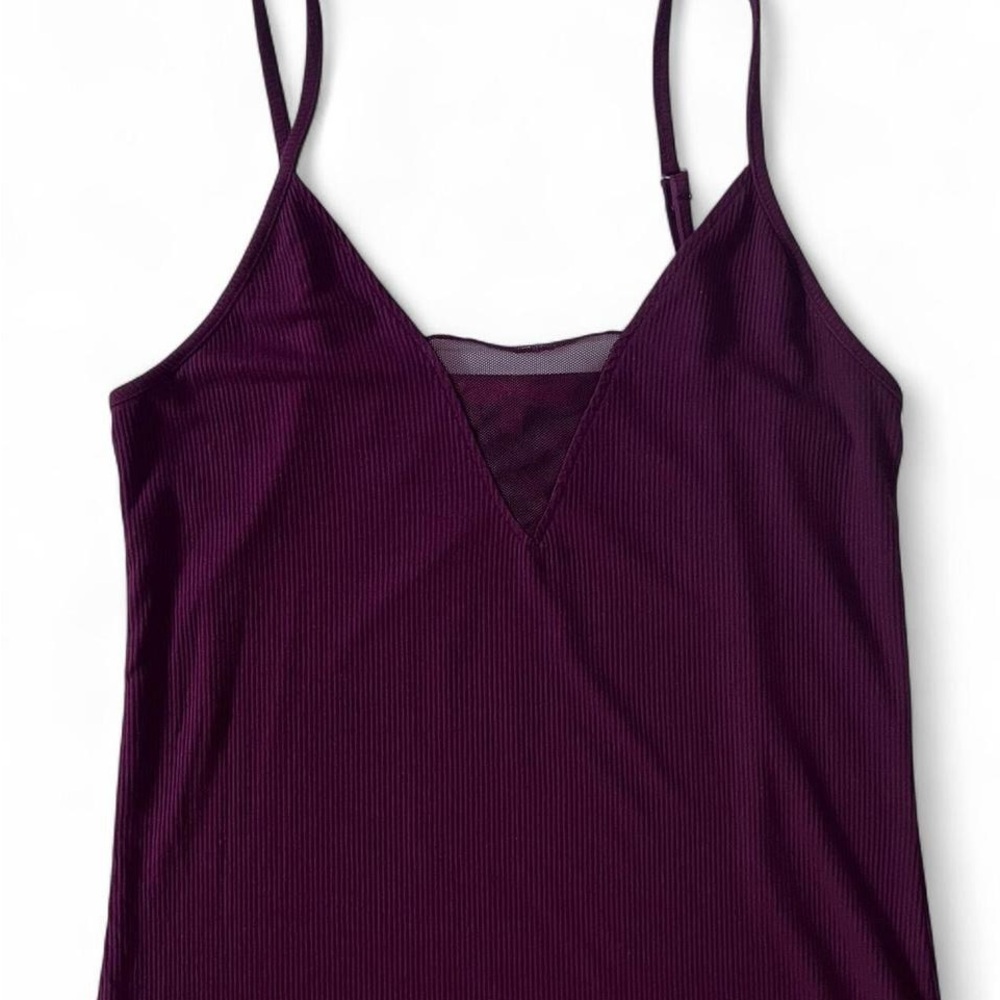 Red by Bre Burgundy Mesh V-Neck Sleeveless Ribbed Top Women’s Size S Vintage